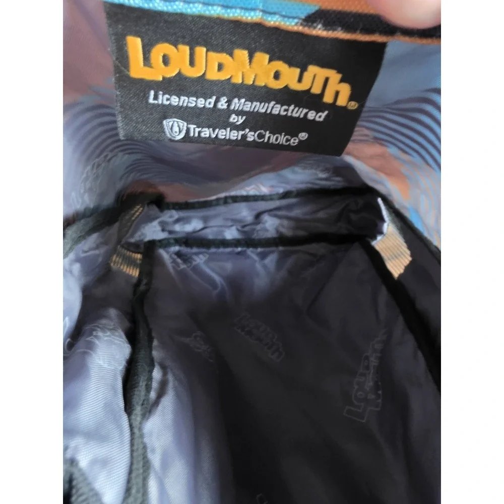Loudmouth sack golfers